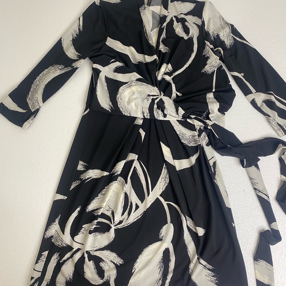 BCBG MaxAzria Wrap  Dress Medium 3/4 Sleeve - Picture 3 of 7